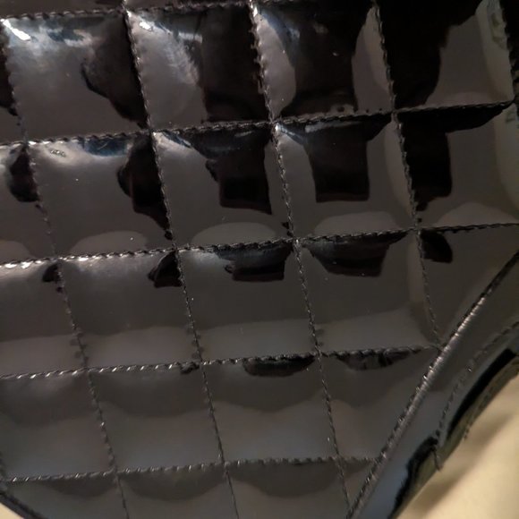 CHANEL Patent Leather Crossbody Bag - Picture 11 of 17